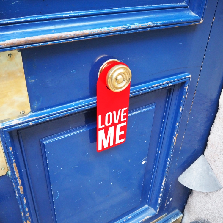 Door hanger « Love me » – Los Angeles – 2016 – Le Sonneur