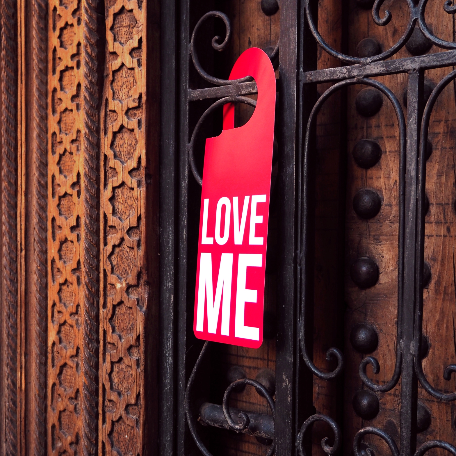 Door Hanger "Love Me" – Marrakech – 2018 – Le Sonneur